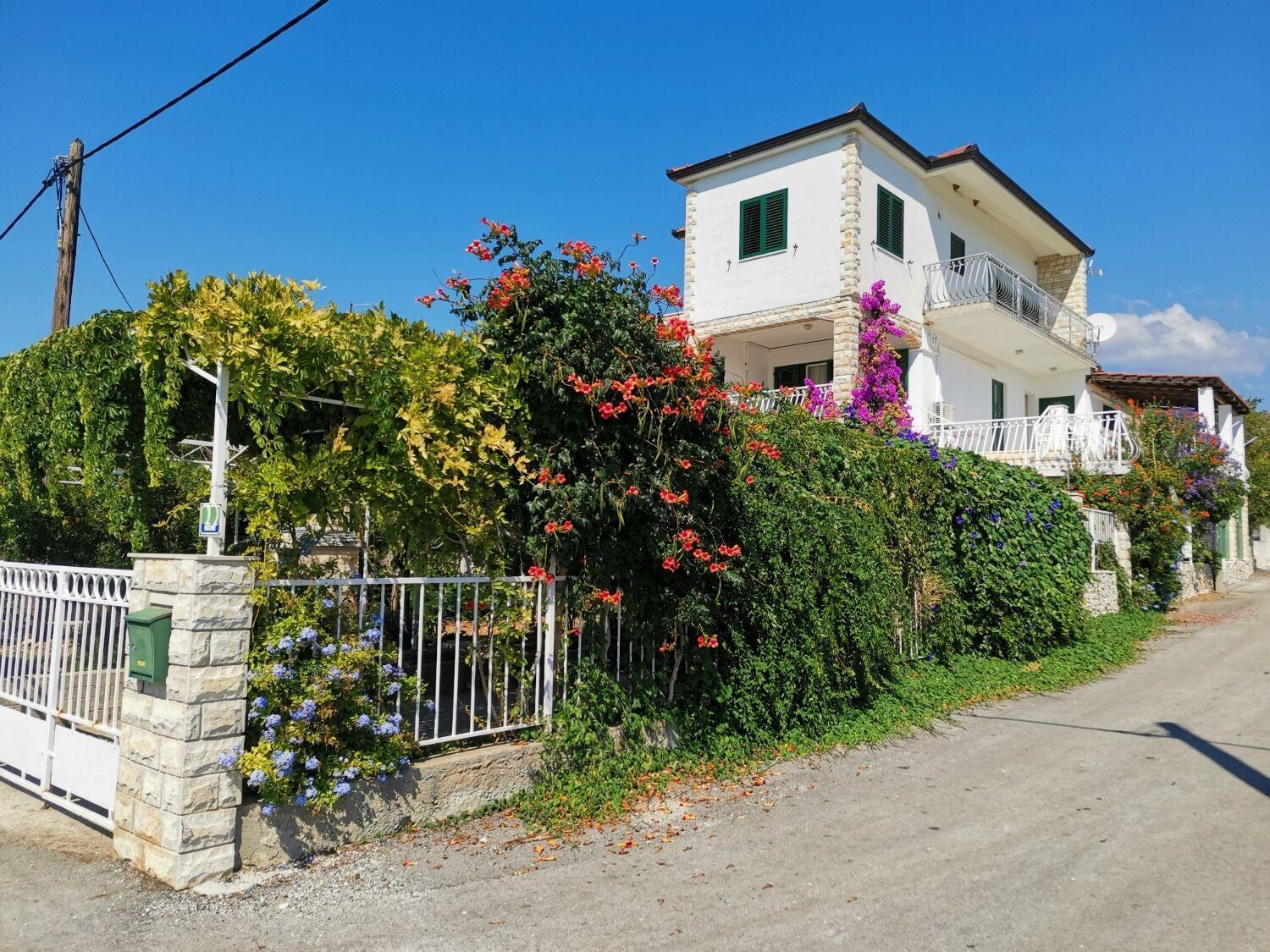 Apartments Srdan Vinisce Exterior foto